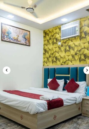 Quarto casal clássico | Escrivaninha, ferros/tábuas de passar roupa, Wi-Fi de cortesia