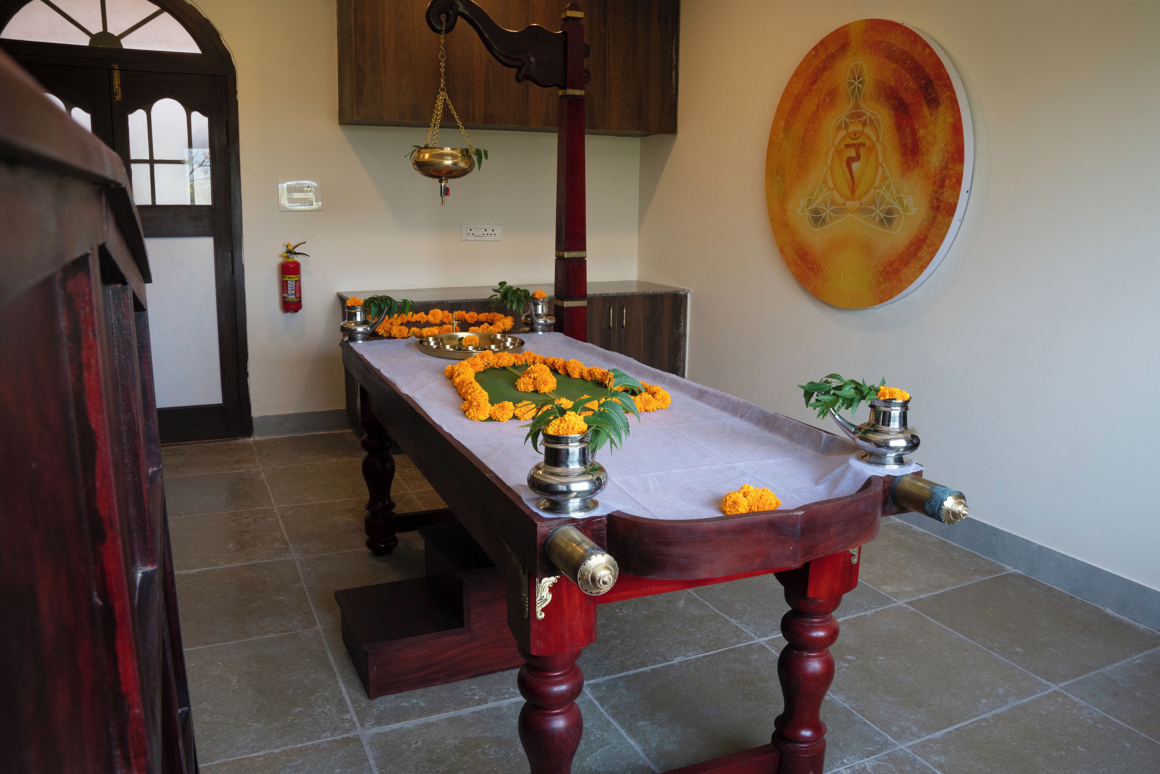 Sauna, hot tub, steam room, mud baths, hydrotherapy, detox wraps