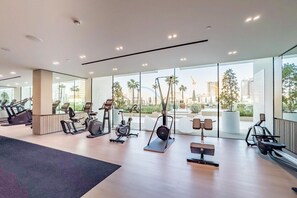 Fitness facility - Well-Appointed Studio, Minutes from Circle Mall and Community Parks - Binghatti Phoenix, Jumeirah Village Circle (Dubai)