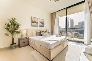 In-room safe, iron/ironing board, free WiFi, bed sheets - Well-Appointed Studio, Minutes from Circle Mall and Community Parks - Binghatti Phoenix, Jumeirah Village Circle (Dubai)