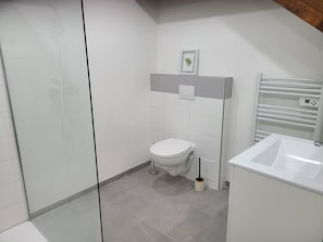 Shower, hair dryer, towels, soap - Pampa - Mulhouse Proche Centre (Mulhouse)