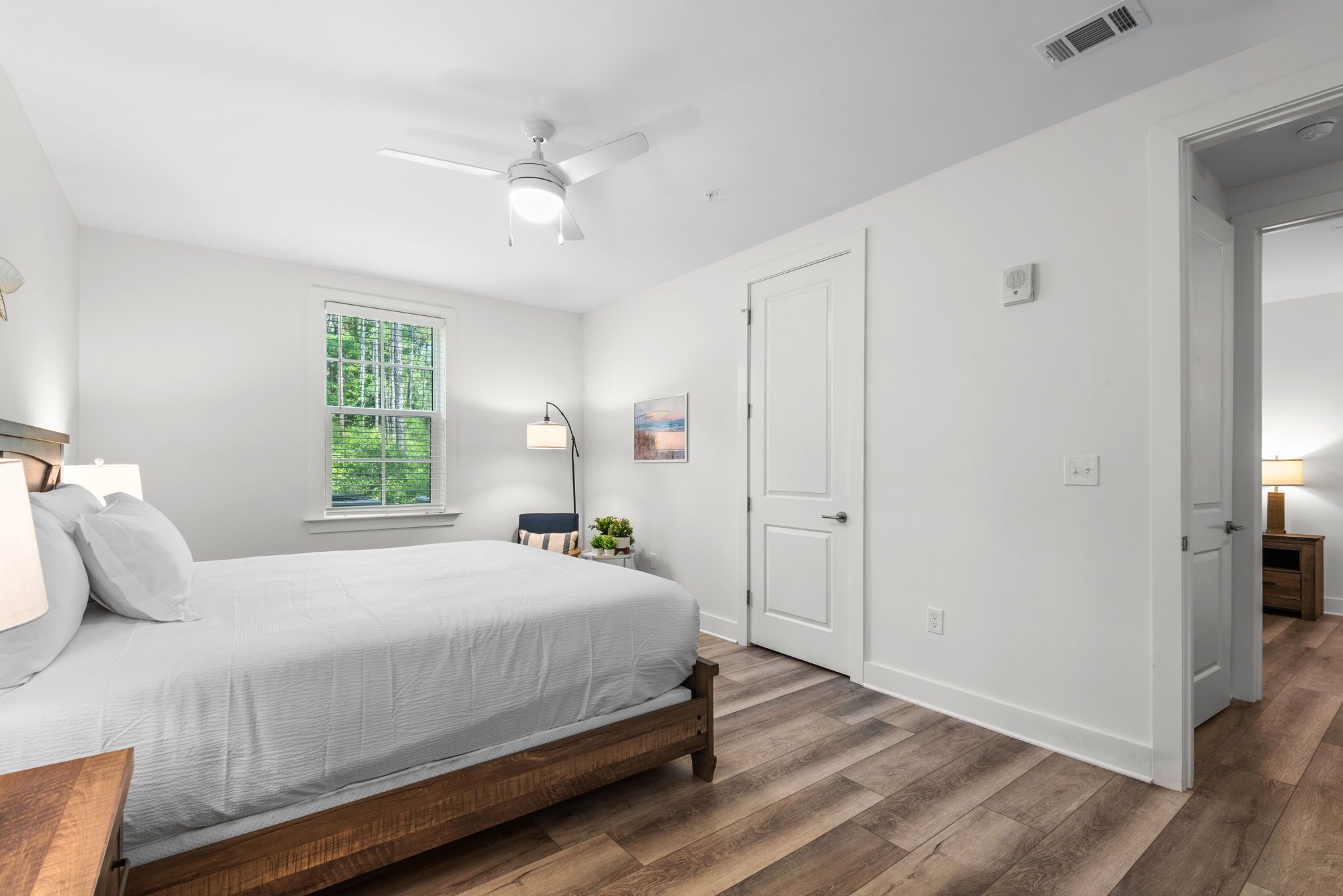 2 habitaciones, tabla de planchar con plancha y wifi gratis 