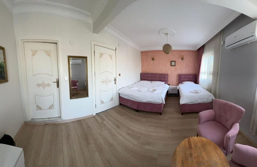 Desk, soundproofing, free WiFi