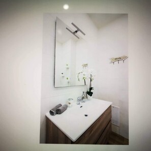Shower, hair dryer, bidet, towels - HOME K&Y 2 (Roma)