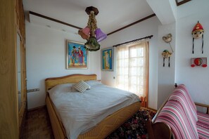 Deluxe Room, City View | Soundproofing, free WiFi - Archontiko Alexandros Luxury Suites (Thermi)