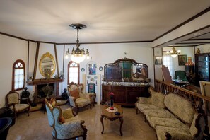 Lobby - Archontiko Alexandros Luxury Suites (Thermi)