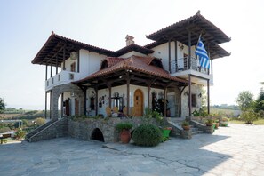 Exterior - Archontiko Alexandros Luxury Suites (Thermi)