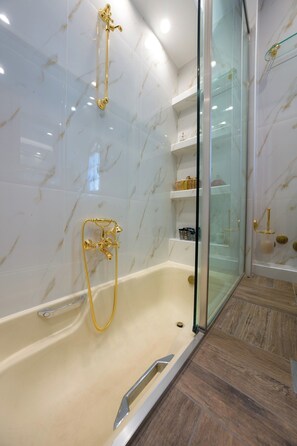 Bathroom - Archontiko Alexandros Boutique Hotel (Thermi)