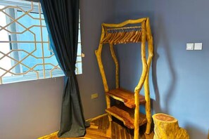 Interior - En-Suite Private Room at Villa Veghana Near Osu - Tse Addo (Accra)