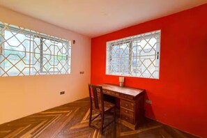 Interior - En-Suite Private Room at Villa Veghana Near Osu - Tse Addo (Accra)