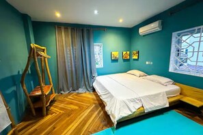 6 bedrooms, iron/ironing board, WiFi, bed sheets - En-Suite Private Room at Villa Veghana Near Osu - Tse Addo (Accra)