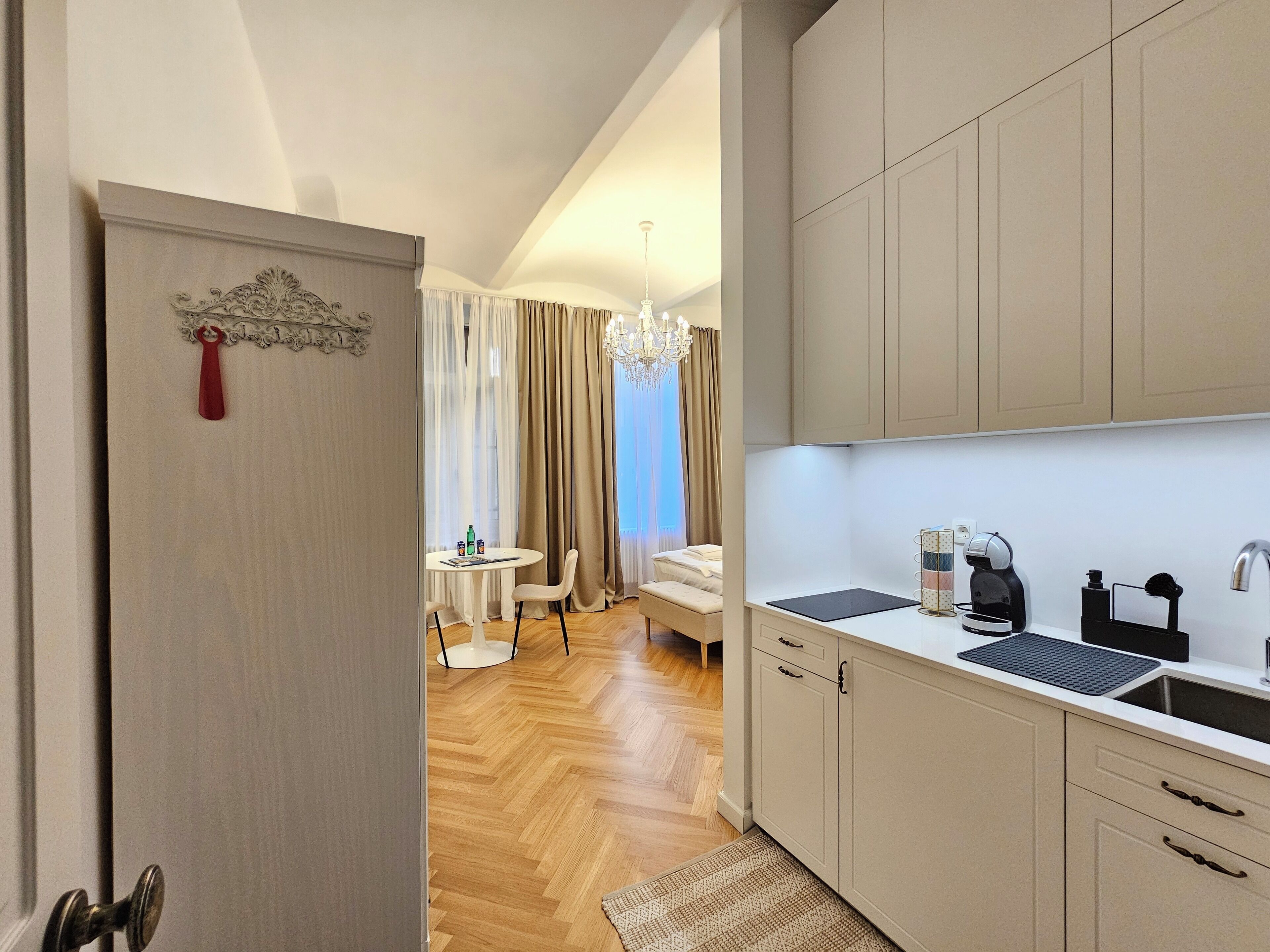 Fridge, microwave, stovetop, coffee/tea maker