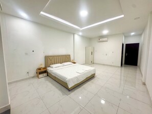 5 bedrooms, in-room safe, iron/ironing board, free WiFi