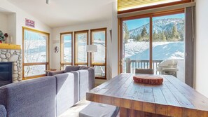 Interior - Spacious Renovated Corner Townhome, Laundry, Garage, BBQ (Mammoth Lakes)