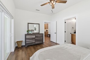 House, 4 Bedrooms | 4 bedrooms, laptop workspace, iron/ironing board, free WiFi - Modern Mount Dora Escape Style And Sunshine 4 Bedroom Home (Mount Dora)