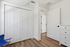 House, 4 Bedrooms | Interior - Modern Mount Dora Escape Style And Sunshine 4 Bedroom Home (Mount Dora)