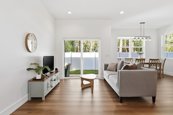 House, 4 Bedrooms | Living area | Smart TV, streaming services - Modern Mount Dora Escape Style And Sunshine 4 Bedroom Home (Mount Dora)