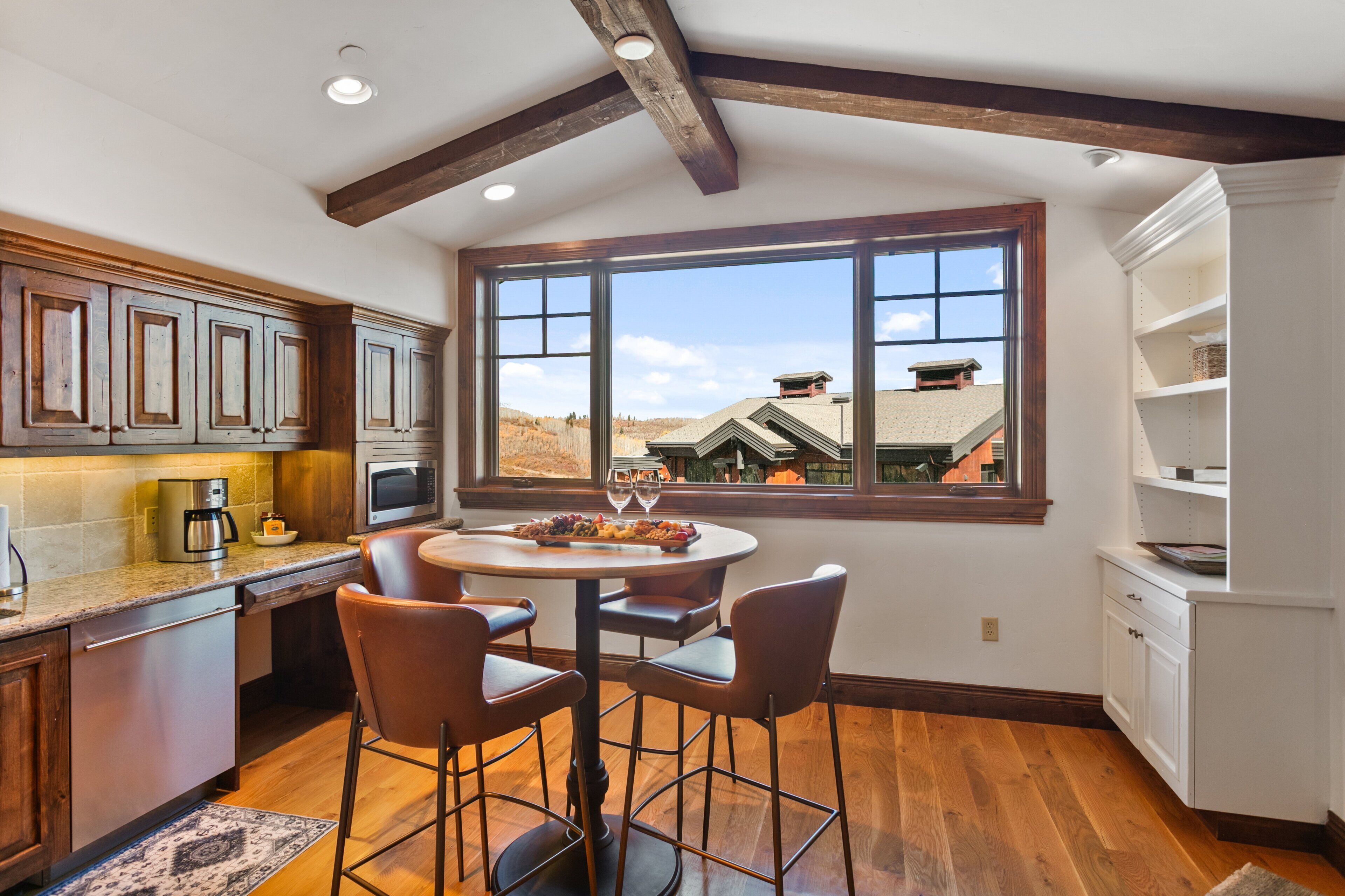 Condo, 1 Bedroom | Dining