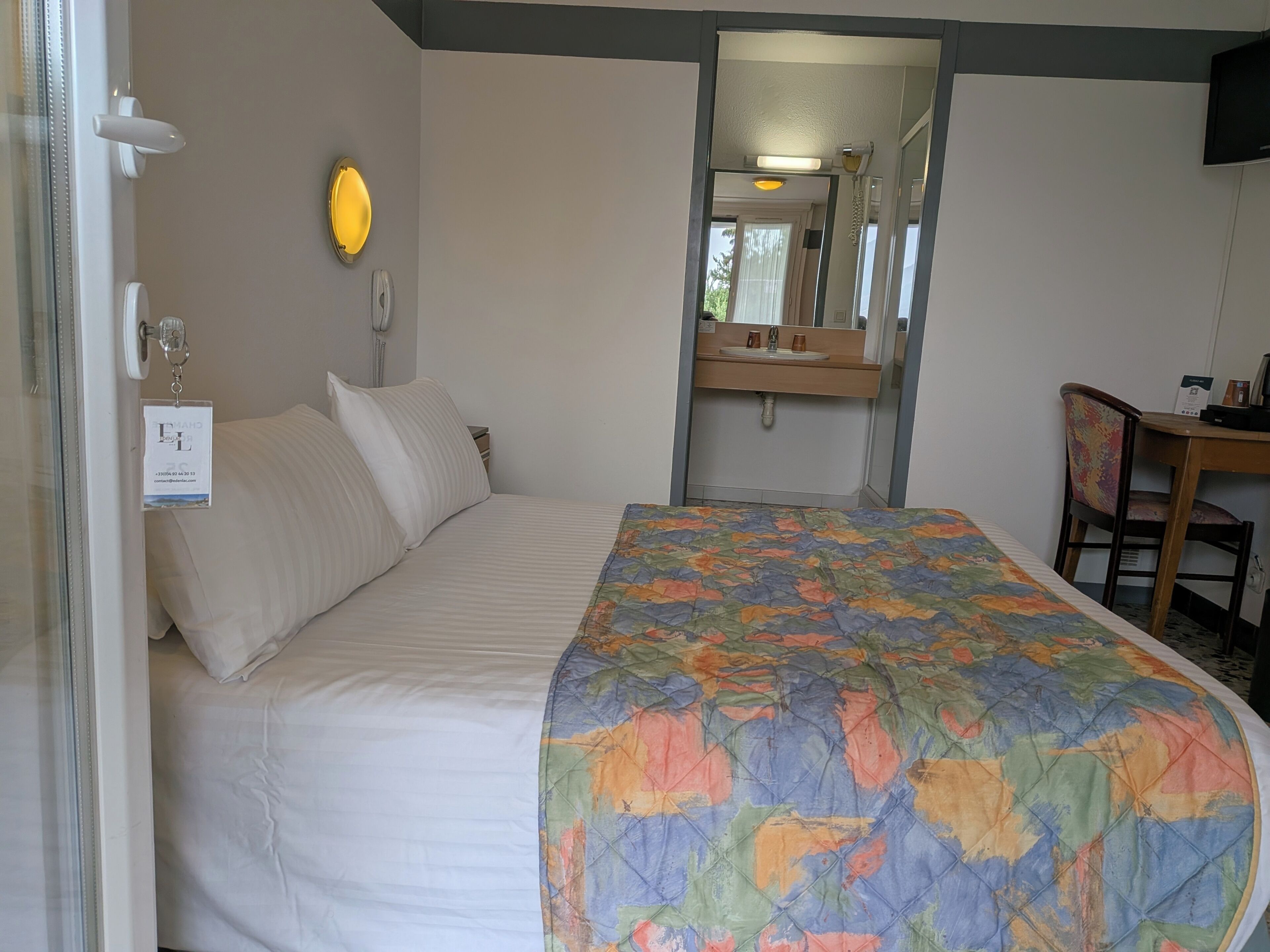 Habitación doble económica, 1 cama matrimonial, vista a la alberca | Wifi gratis 