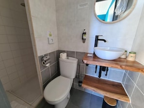 Kahden hengen standard-huone, vuoristonäköala | Kylpyhuone