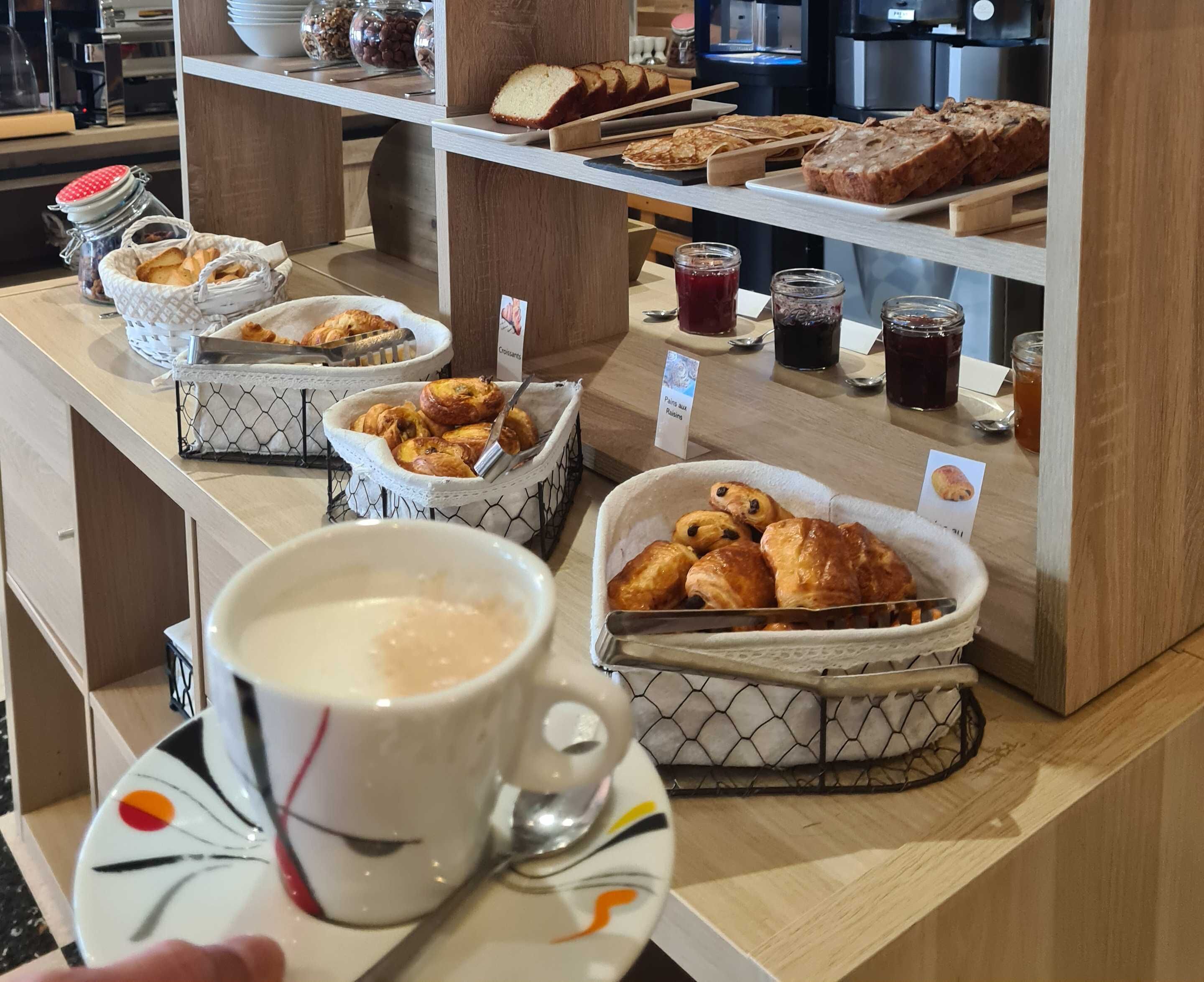 Daily buffet breakfast (EUR 16 per person)