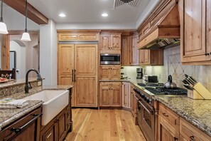 Condo, 2 Bedrooms | Private kitchen | Fridge, oven, coffee/tea maker, toaster - Ski-in/ski-out Retreat Hot Tub + Bunk Room 2 Bedroom Condo (Park City)