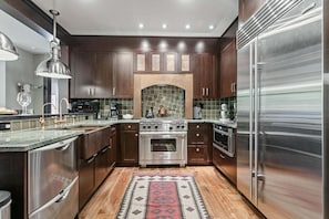 Apartment, 3 Schlafzimmer | Eigene Küche | Kühlschrank, Ofen, Wasserkocher mit Kaffee-/Teezubehör, Toaster
