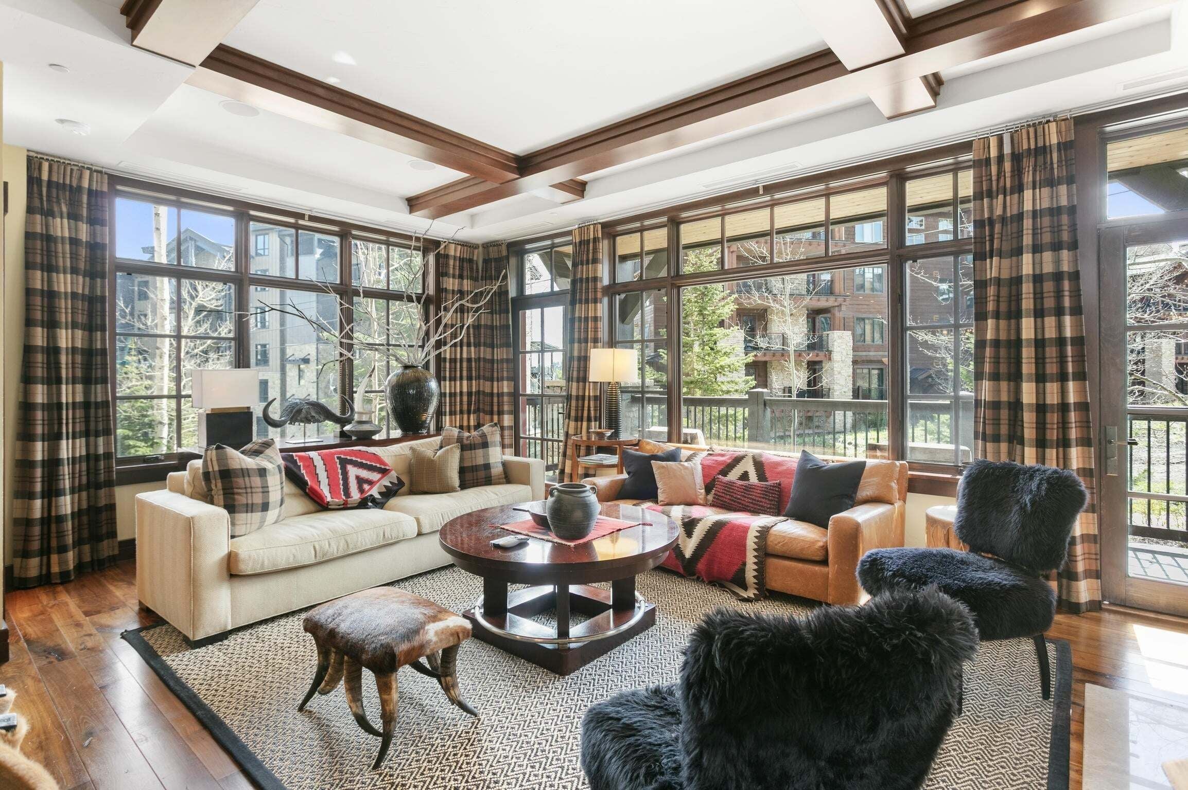 Condo, 3 Bedrooms | Living area