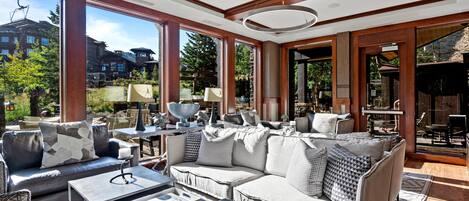 Condo, 3 Bedrooms | Living area