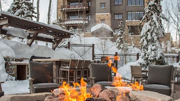 Condo, 3 Bedrooms | Property grounds