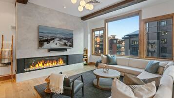 Condo, 4 Bedrooms | Living area