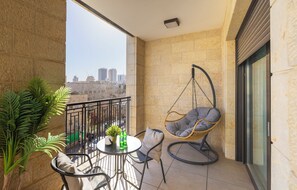 Property grounds - 2 BR Apartment in Jerusalem Estates (Jerusalem)