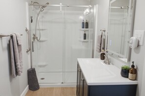 Hair dryer, towels, soap, shampoo - 5-Star Locally Owned Home | Private Fenced Yard, Fire Pit & BBQ (Troy)