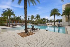 Appart'hôtel, 2 chambres | Piscine
