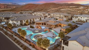Townhome, 6 Bedrooms | Exterior