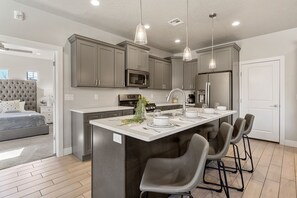 Townhome, 6 Bedrooms | Private kitchen | Fridge, oven, coffee/tea maker, toaster - Zion Adventure 6 Bedroom Townhouse (Hurricane)