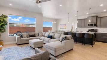 Townhome, 6 Bedrooms | Living area | Smart TV