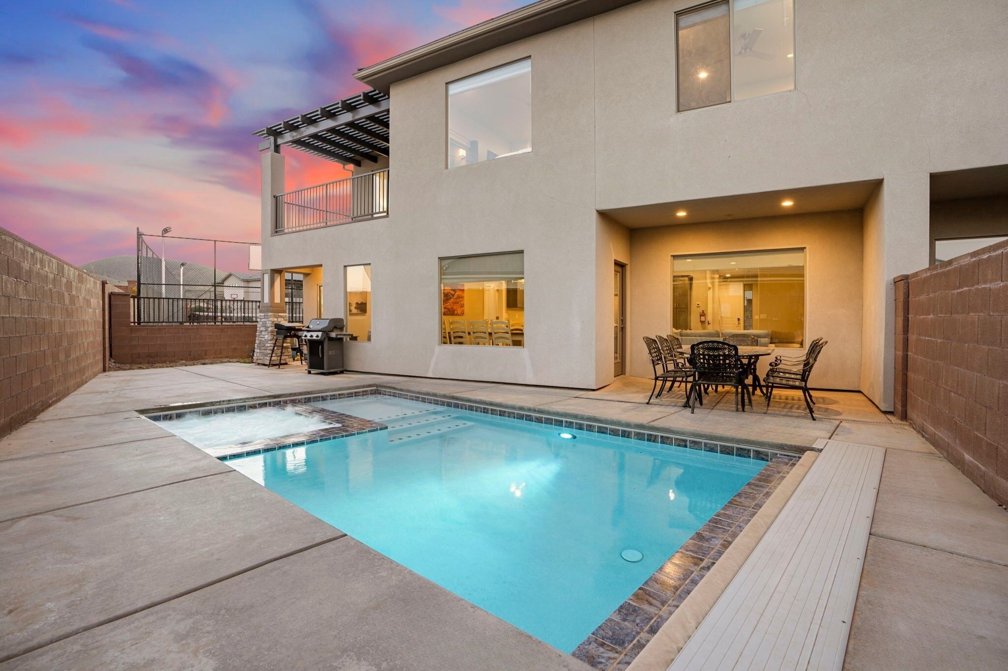 Maison mitoyenne, 6 chambres | Piscine