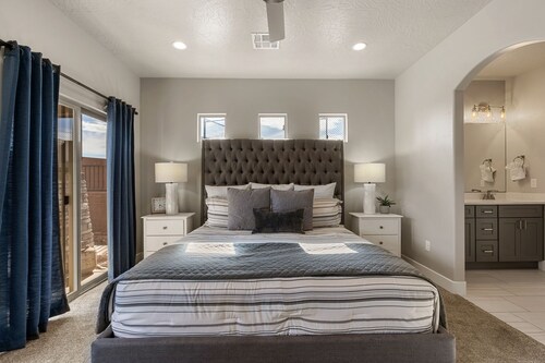 Zion Adventure 6 Bedroom Townhouse