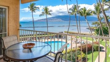 Condo, 2 Bedrooms | Outdoor dining