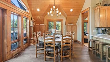 Rumah, 4 kamar tidur | Tempat makan