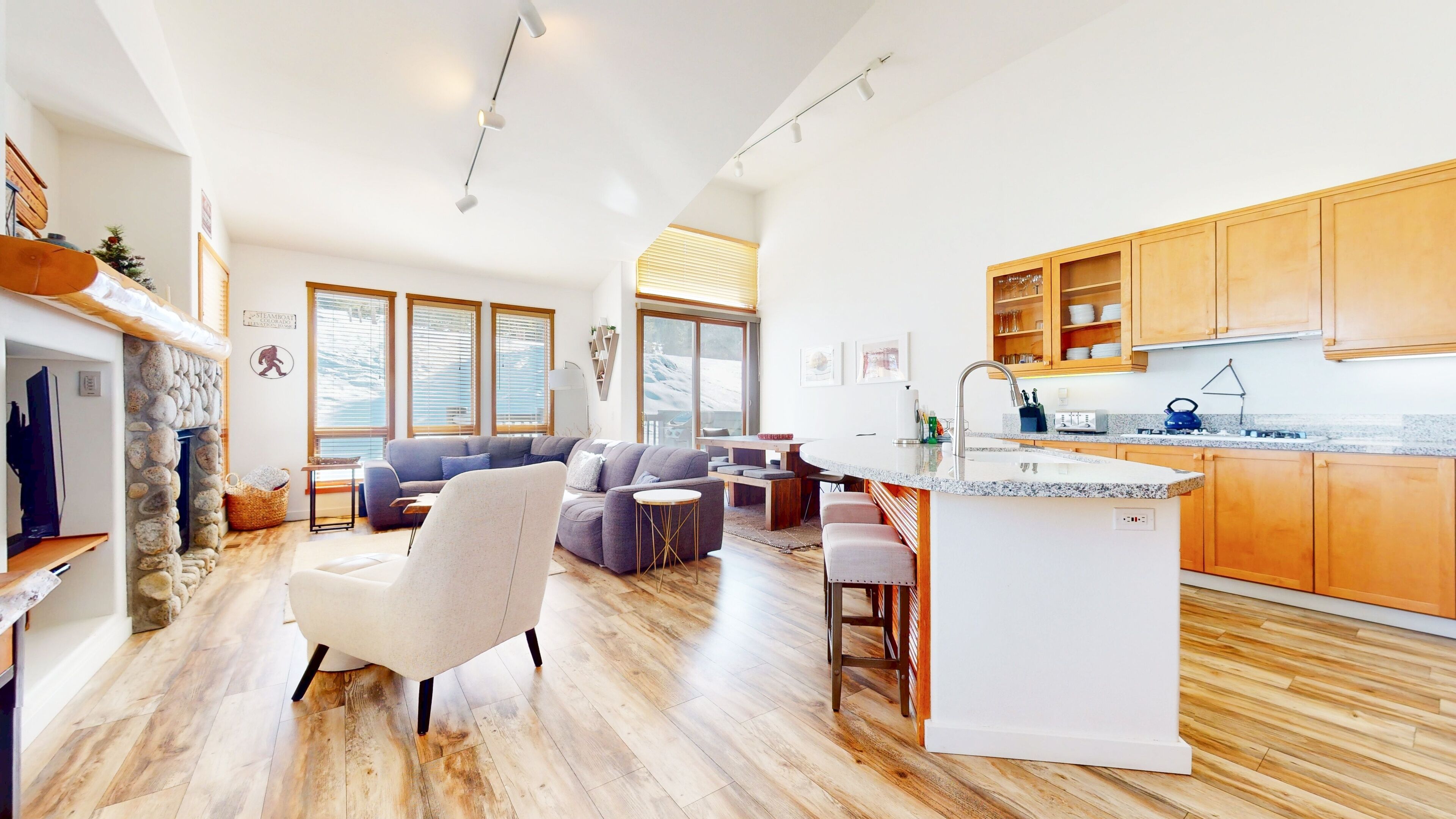 Condo, 3 Bedrooms | Living area