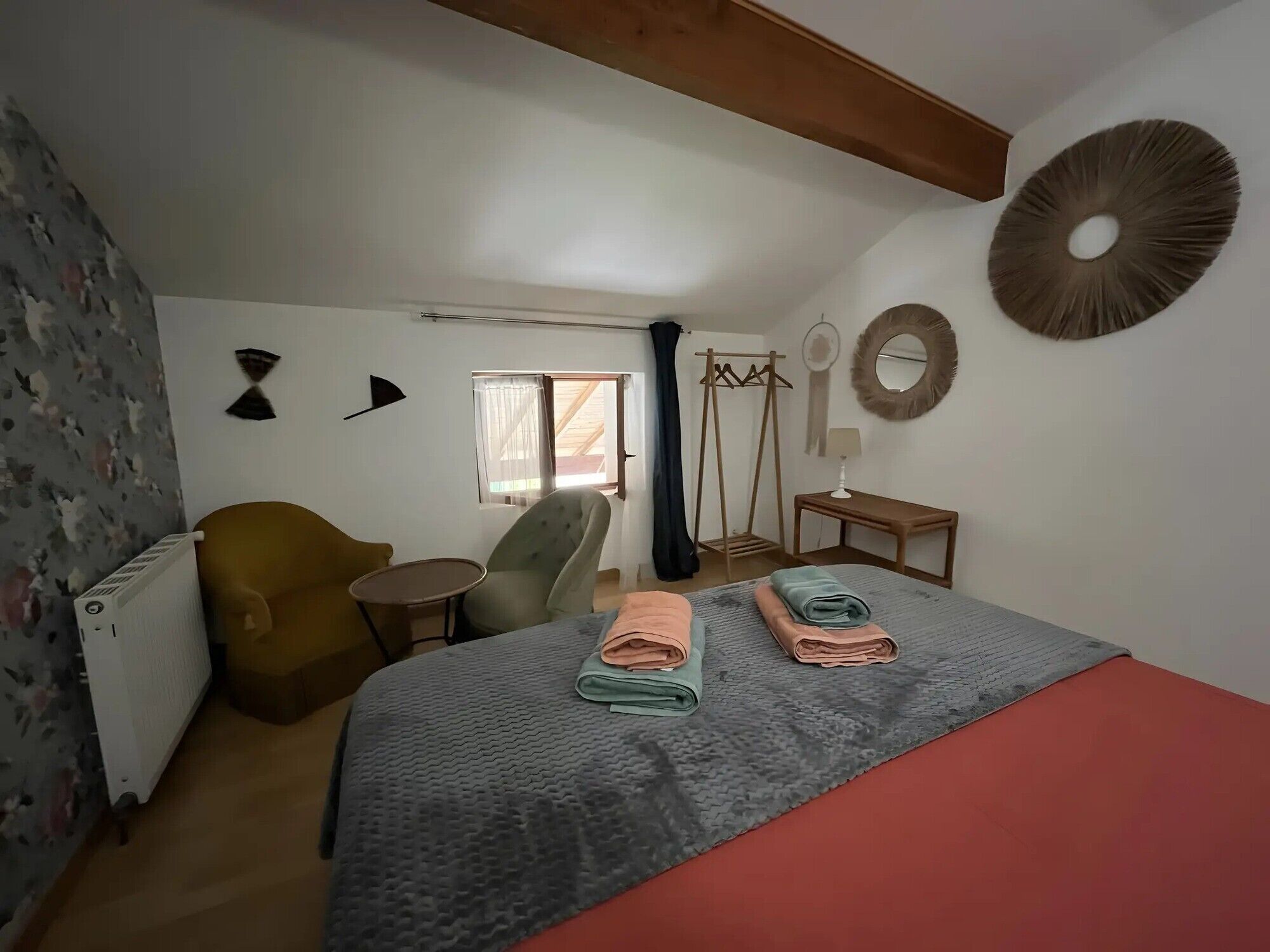 2 bedrooms, WiFi, bed sheets