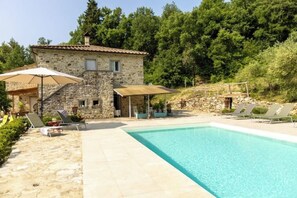 Pool - Ramerino Apartment: Relax, View and Pool in the Casentino Hills (Toscana)