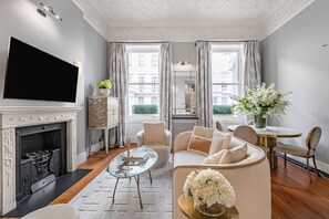 Apartment - Belgravia Grand 2BR Fireplace Balcony Ensuite (London)