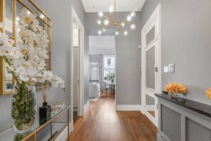 Apartment - Belgravia Grand 2BR Fireplace Balcony Ensuite (London)