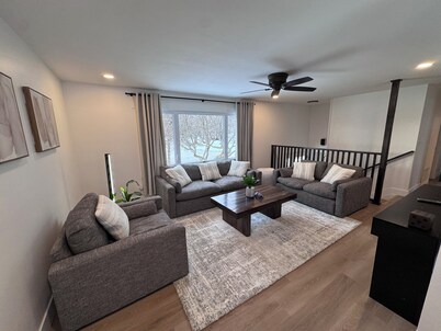 Spacious 4-bedroom house in tranquil New Lenox with AC