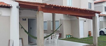 Cozy duplex house in Parnaíba-PI, gated and secure community, 15 minutes from the beach.