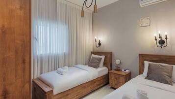 2 bedrooms, iron/ironing board, WiFi (free), bed sheets