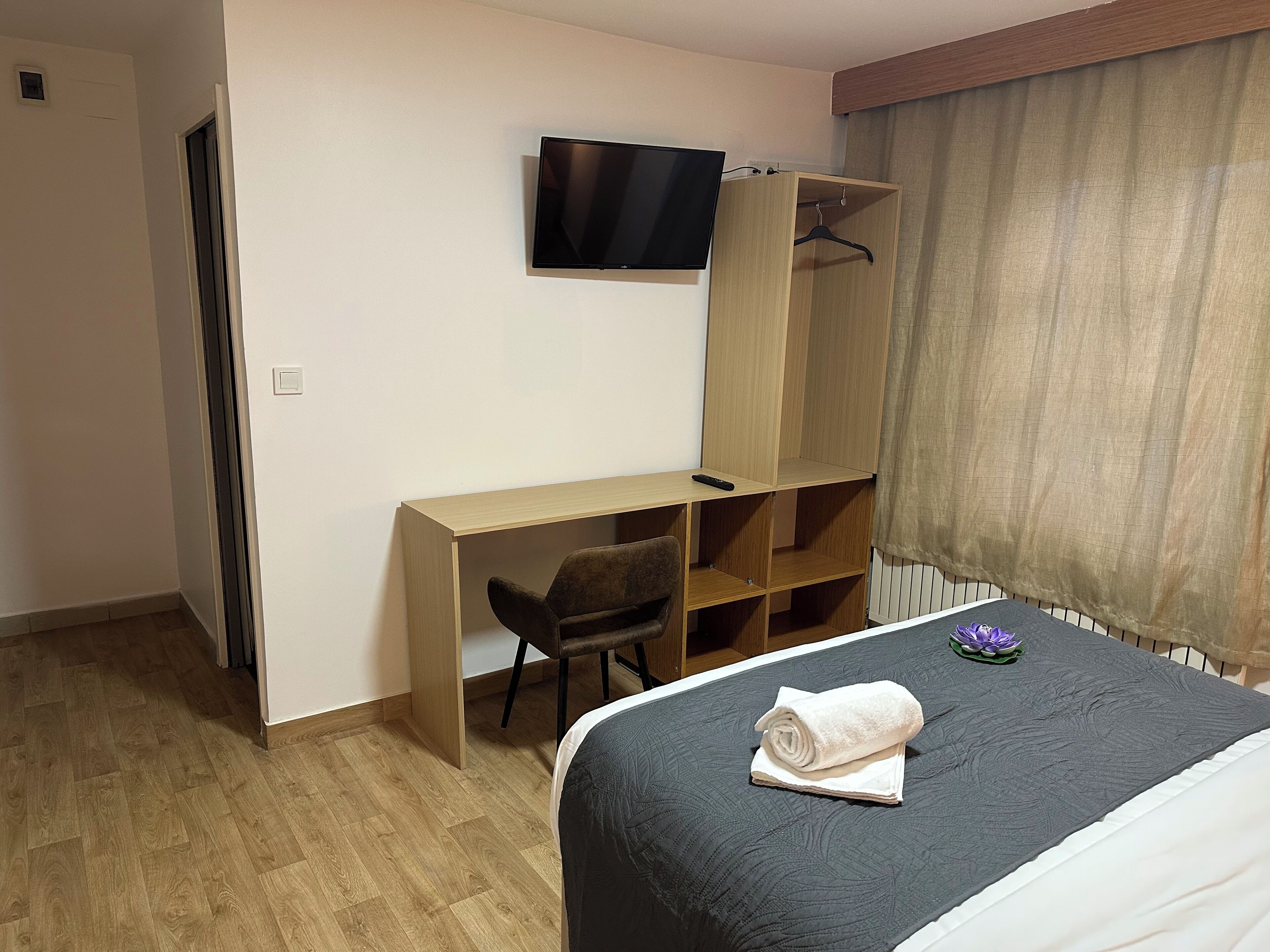 Classic Double Room, City View